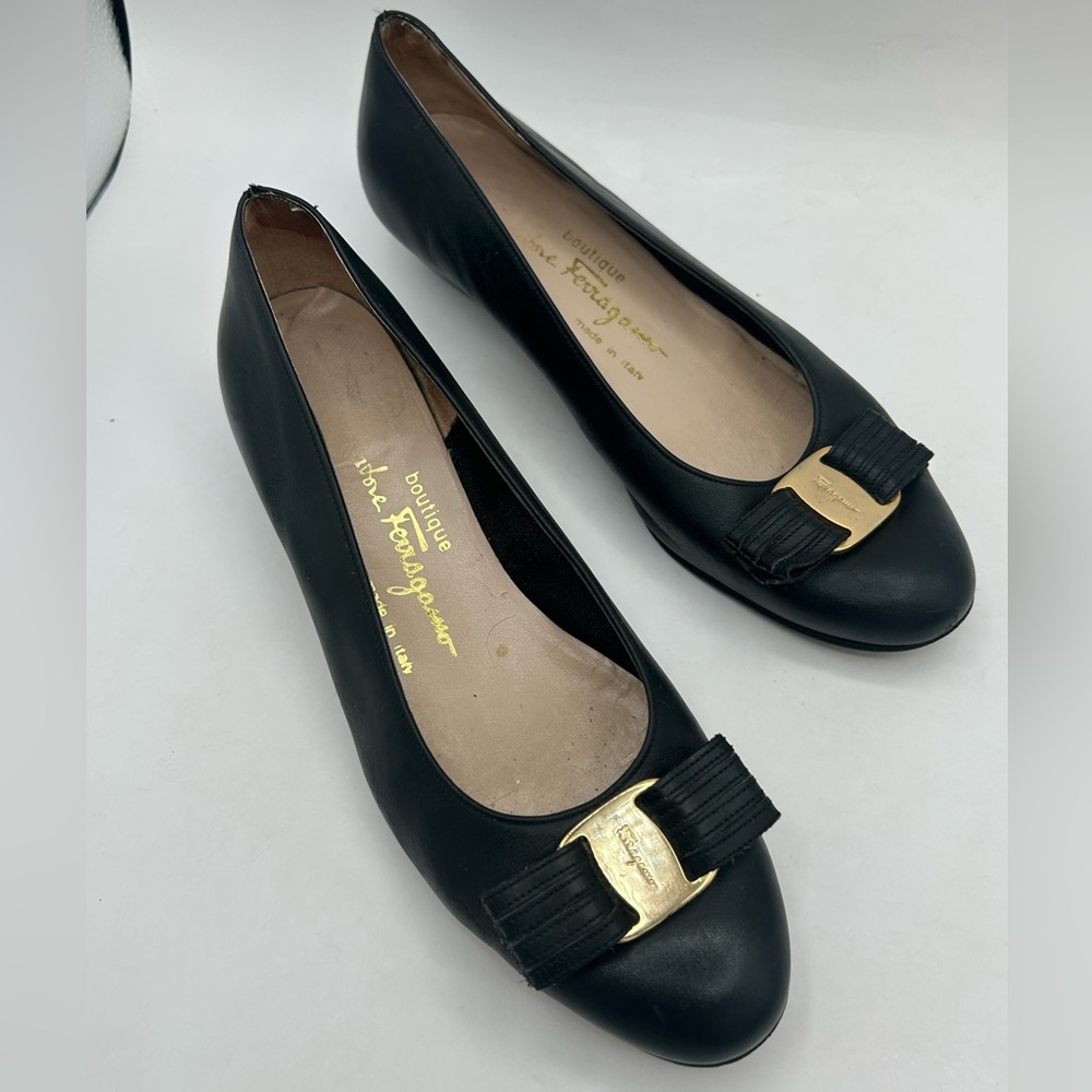 Salvatore Ferragamo Vara Gold Bow Logo Black Leather Ballerina flat Shoe  Size 7 - Picture 11 of 16